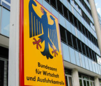 Bundesadler vor dem Gebäude des Bundesamtes für Wirtschaft und Ausfuhrkontrolle