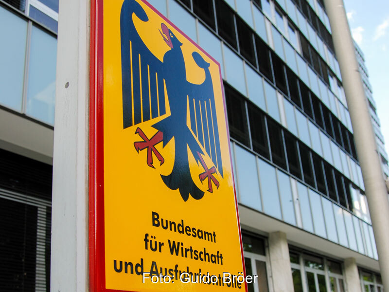 Bundesadler vor dem Gebäude des Bundesamtes für Wirtschaft und Ausfuhrkontrolle