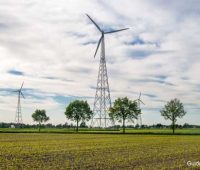 Windkraftanlagen auf Stahl-Gittermasten