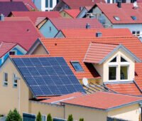 Photovoltaik auf Einfamilienhaus: Der Bundesrat fordert höhere Einspeisevergütung für PV auf dem Dach