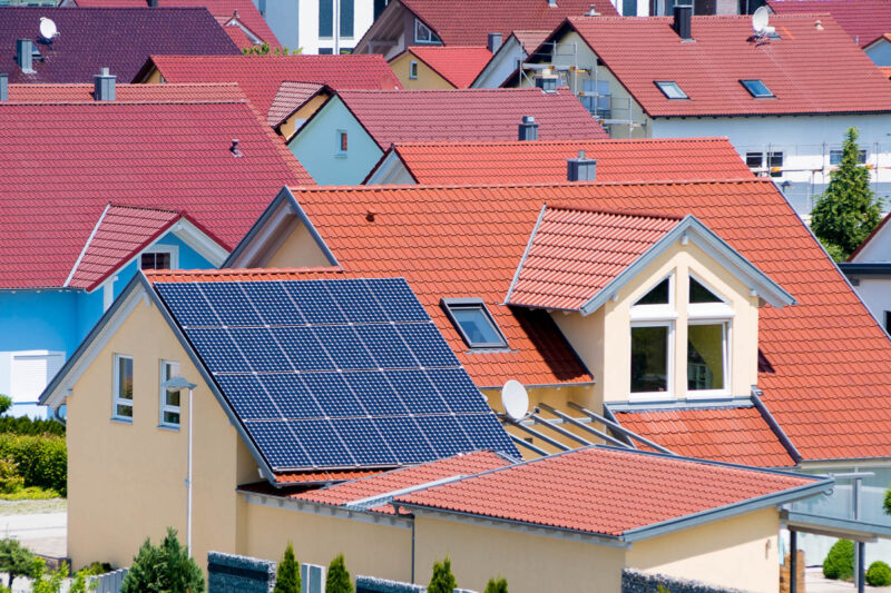 Photovoltaik auf Einfamilienhaus: Der Bundesrat fordert höhere Einspeisevergütung für PV auf dem Dach