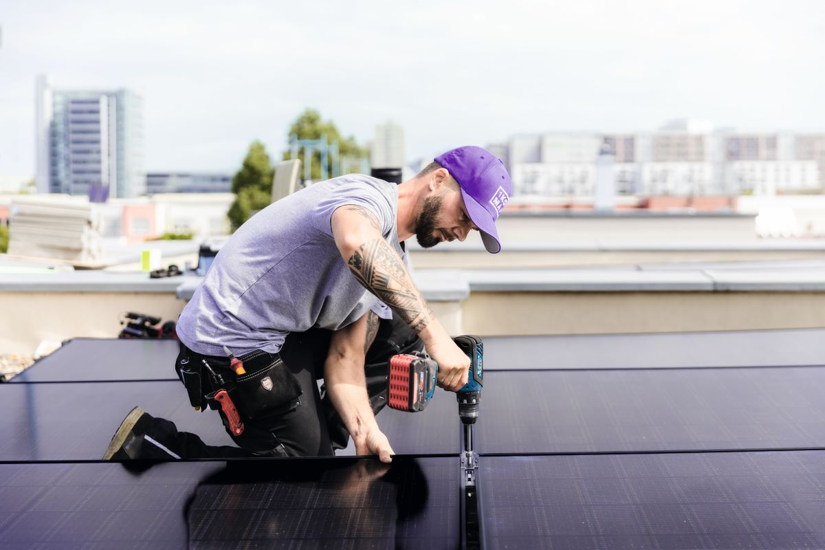 1komma5-verdoppelt-2023-umsatz-und-gewinn-solarserver