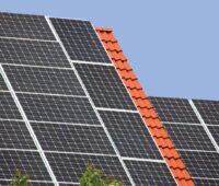 Photovoltaikanlage auf Einfamilienhaus - EnSiG 3.0 befreit sie auch rückwirkend von der 70-Prozent Regel