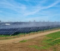 Im Bild ist die Freiflächen-Photovoltaik-Anlage vom Hybridprojekt in Lahr zu sehen.