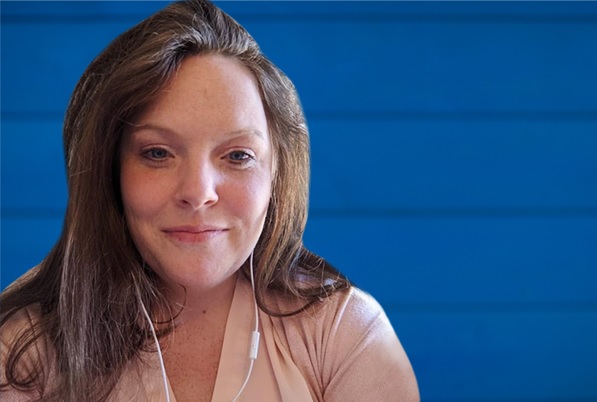 Portrait von Anika Schwalbe, Geschäftsführerin der AEE.