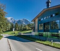 Zu sehen ist eine Bioenergie-Anlage die zur Reduktion vom CO2-Ausstoß im Landkreis Berchtesgadener Land beiträgt.