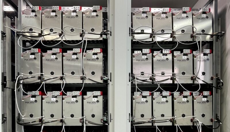 Im Bild der Pacadu-Stromspeicher von der ASD Automatic Storage Device GmbH.