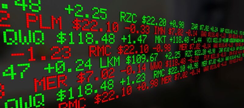 Laufband mit Börsenkursen in grün und rot