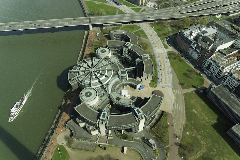 Landtagsgebäude von NRW am Rhein