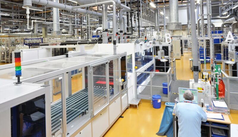 Blick in eine Photovoltaik-Fertigung, die TOPCon-Technologie dominiert laut International Technology Roadmap for Photovoltaics (ITRPV) den Markt.