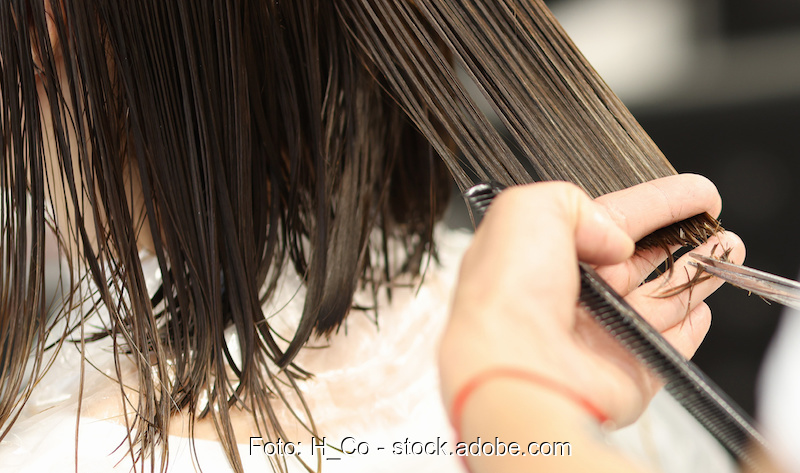 Haarschnitt beim Friseur