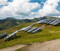 Solarmodule in den Bergen von Österreich