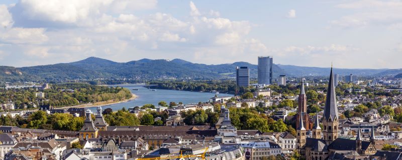 Blick auf die Stadt Bonn am Rhein