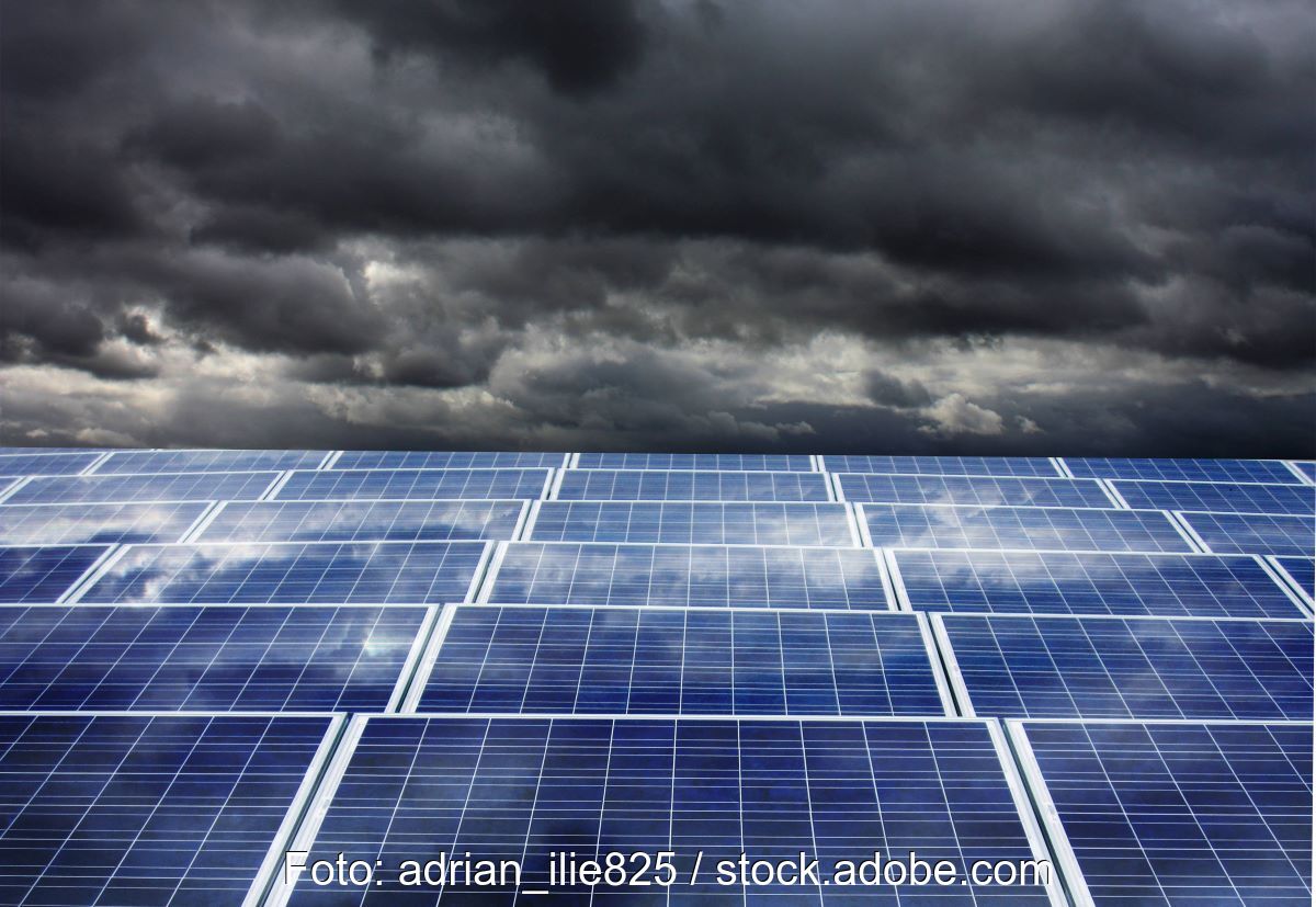 Dunkle Wolken für PV-Modulen