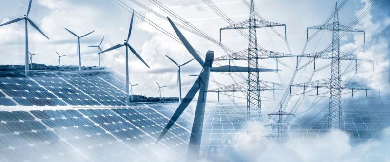 Strommasten, Photovoltaik- und Windenergie-Anlagen als Symbol für Roadmap Systemstabilität