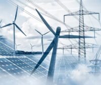 Strommasten, Photovoltaik und Windenergie, Stromrichter werden für das Stromnetz immer wichtiger.