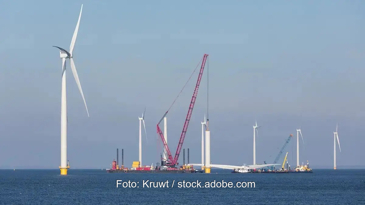 Windenergieanlagen werden im Meer gebaut, die PNE-Gruppe, Projektierer für Windenergie und Photovoltaik, beendet ihre Geschäftstätigkeit in Panama.