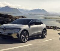 Zu sehen ist ein E-Auto von Renault. Die Allianz Renault-Nissan-Mitsubishi hat eine Batteriestrategie aufgelegt und will eine Feststoffbatterie entwickeln.