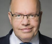 Zu sehen ist Bundeswirtschaftsminister Peter Altmaier, der den Förderaufruf zur Elektromobilität verkündet hat.