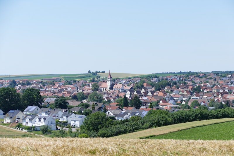 Blick über Häuser des Ortskerns Gentach der Gemeinde Ilsfeld