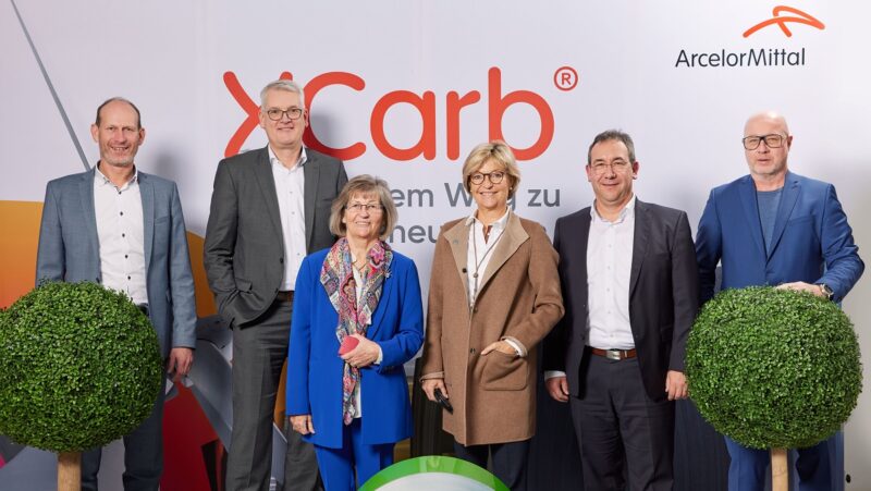 Der Stahlhersteller Arcelor Mittal wird der EMW Stahl Service GmbH aus Neunkirchen im Siegerland ab diesem Jahr emissionsarmen XCarb Stahl sowie Zertifikate für CO2-Einsparungen liefern.