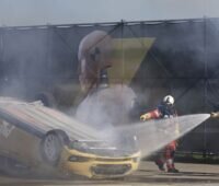 Laut Axa Crashtests stellt sich der Unterboden als die Achillesferse von E-Autos heraus.