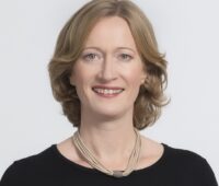 Zu sehen ist Kerstin Andreae, Vorsitzende der BDEW-Hauptgeschäftsführung, die den Beitritt des BDEW zur European Clean Hydrogen Alliance kommentiert.