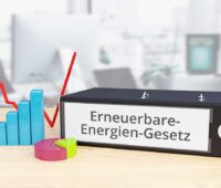 Zu sehen ist eine symbolische Darstellung für einen Fahrplan für den weiteren Ausbau der Erneuerbaren Energien im Rahmen der EEG-Novelle.