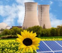 Der Branchenverband BEE fürchtet, dass ein möglicher Streckbetrieb oder eine AKW-Laufzeitverlängerung das Marktumfeld für erneuerbare Energien verschlechtert.