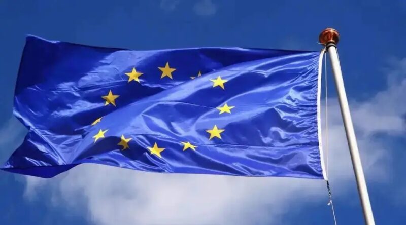 Flagge der EU im Wind
