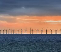 Das Bundesamt für Seeschifffahrt und Hydrographie (BSH) hat den neuen Flächenentwicklungsplan zum Ausbau der Offshore-Windenergie veröffentlicht.