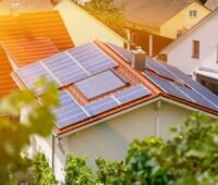 In einem neuen Impulspapier zeigt der BNE, wie die dezentrale Direktvermarktung von Photovoltaik und integrierte Energielösungen im Quartier gestärkt werden können.