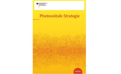 Im Bild ist ein Ausschnitt des Deckblattes der Photovoltaik-Strategie des Bundes.