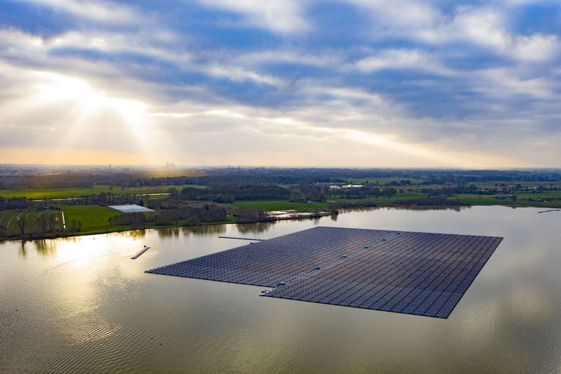 Schwimmende Photovoltaikanlage