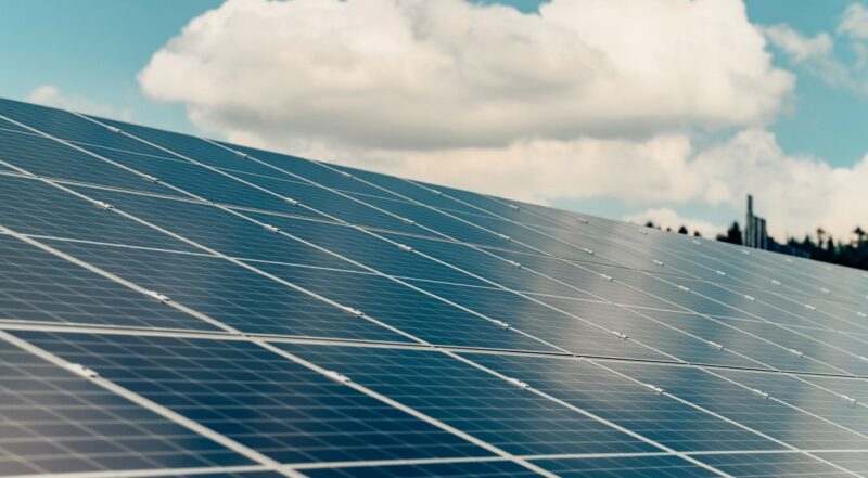 Der britische L&G NTR Clean Power Fund hat drei Solarkraftwerke in Spanien mit einer Gesamtleistung von 115 MW von Baywa re übernommen.