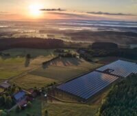 Zu sehen ist der Solarpark mit Batteriespeicher Spitalhöfe in Baden-Württemberg.