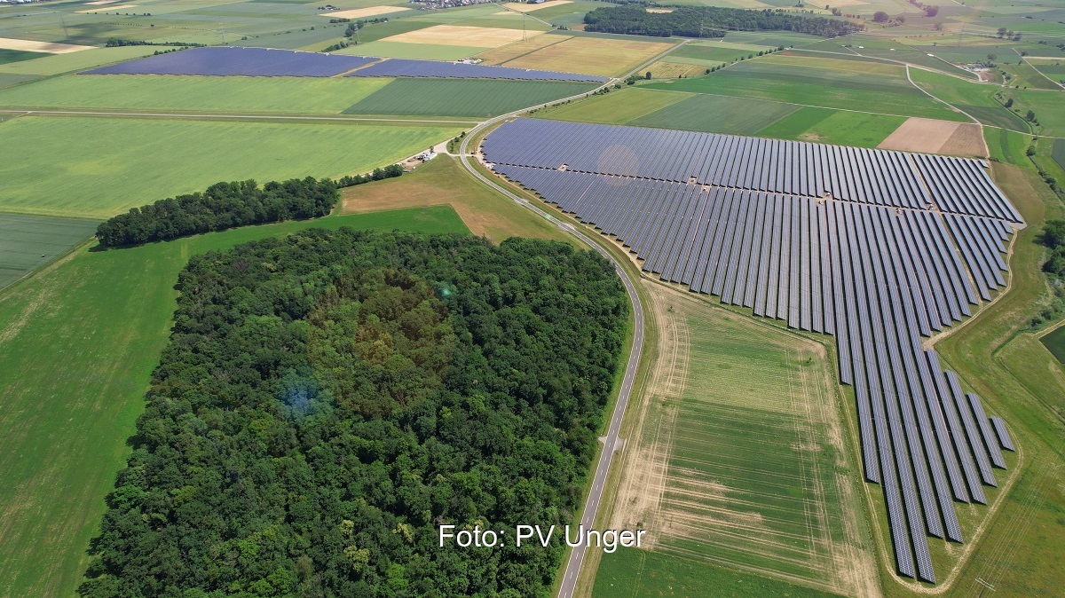 Luftaufnahme vom Solarpark Herleshof in Kolitzheim