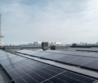 Photovoltaik über den Dächern von Berlin.