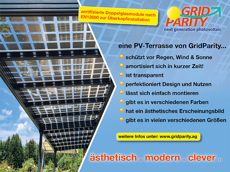 Rechts Bild: überdachte Terasse mit PV-Doppelglasmodulen von GridParity, Links: Text mit Vorzügen von PV Terasse mit Modulen, die zur Überkopfinstalltion geeignet sind.