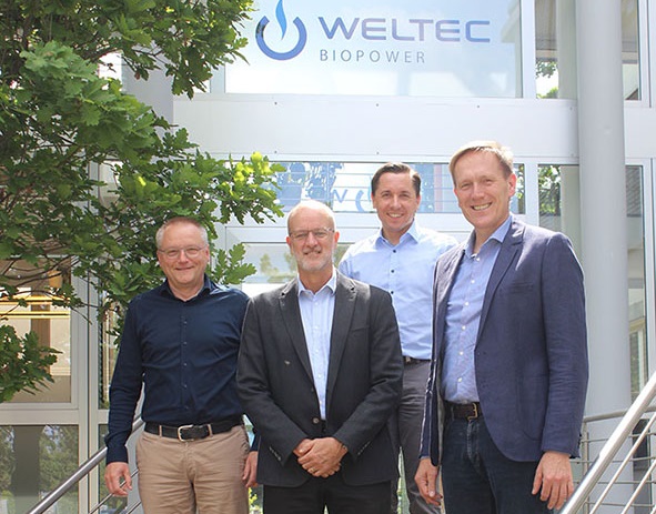 Zu sehen sind Verantwortliche von Weltec Biopower und Enscope, die Biogas in Australien voranbringen wollen.