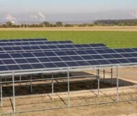Zu sehen ist die Agri-PV-Anlage von Sunfarming.