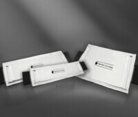 Zu sehen sind die 3D-gedruckten Batteriezellen der Blackstone Technology GmbH, die den UN 38.3 Test bestanden haben.