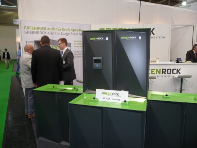 Zu sehen ist der Messestand einer vergangenen Intersolar von BlueSky Energy.