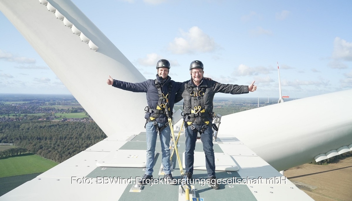 Im Bild Michael Schlüß und Heinz Thier, Geschäftsführer der BBWind Projektberatungsgesellschaft.