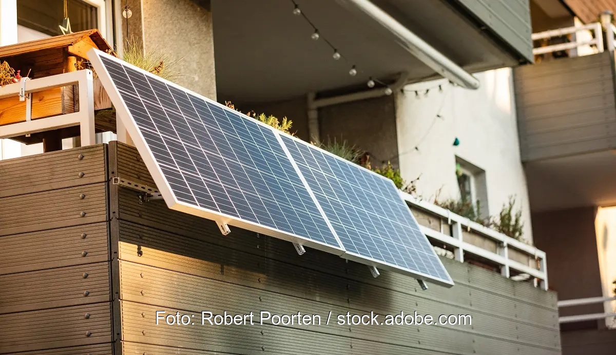 Im Bild ein Balkonkraftwerk, das nicht durch Mängel bei Balkonkraftwerken aufgefallen ist.