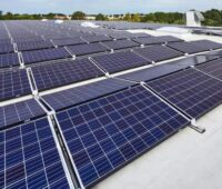 Bei der Ausschreibungsrunde für Photovoltaik-Anlagen auf Gebäuden und Lärmschutzwänden am 1. August konnte die Bundesnetzagentur nur ein gutes Viertel des Ausschreibungsvolumens bezuschlagen.