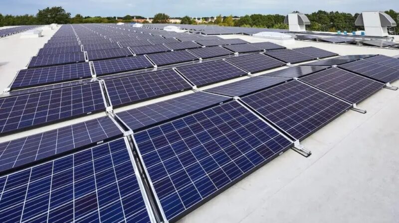 Bei der Ausschreibungsrunde für Photovoltaik-Anlagen auf Gebäuden und Lärmschutzwänden am 1. August konnte die Bundesnetzagentur nur ein gutes Viertel des Ausschreibungsvolumens bezuschlagen.