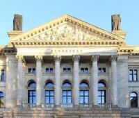 Der Bundesrat hat heute den Weg für das sogenannte Osterpaket mit der EEG-Novelle 2023, dem Wind-an-Land-Gesetz und weiterer Gesetzesnovellen freigemacht.