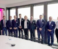 Der Hamburger Asset Manager CEE Group und die DAL haben drei Finanzierungverträge für je eine Photovoltaik-Großanlage mit einer Gesamtleistung von 250 Megawatt geschlossen.