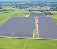 Im Bild ist der Freiflächen-Solarpark Venekoten/Oosterwolde, dieses PV-Projekt hat die CEE Group gekauft.